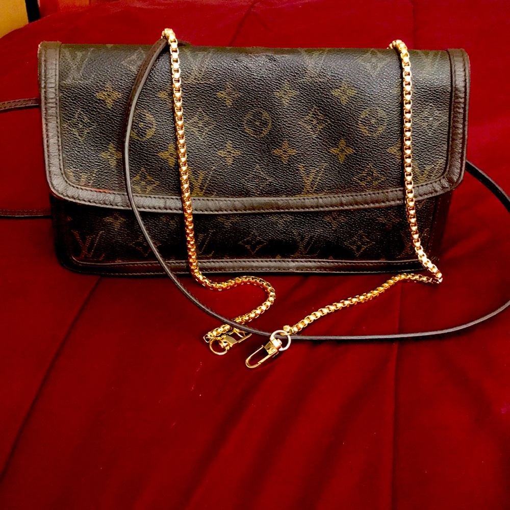 ON HOLD Authentic Louis Vuitton Crossbody/Handbag